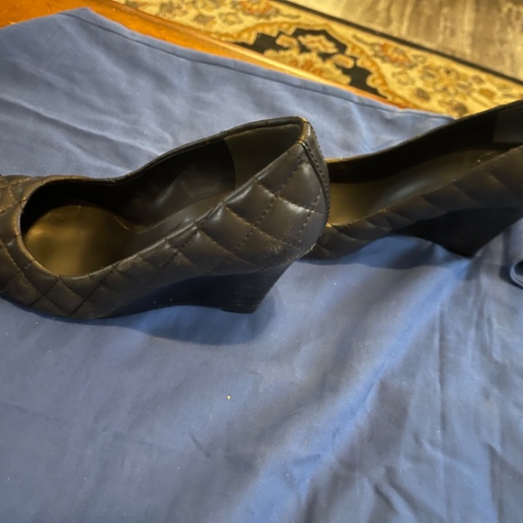 Tory Burch navy blue wedges size 37 - Picture 5 of 6